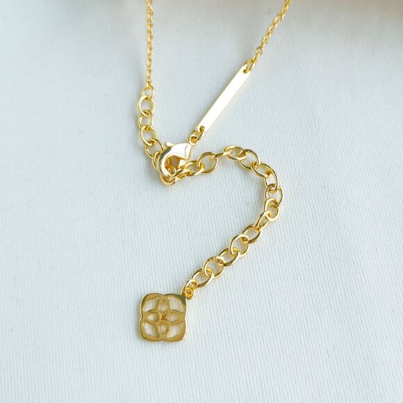 Kendra Scott Elisa Gold Azalea Illusion Necklace - Picture 4 of 4